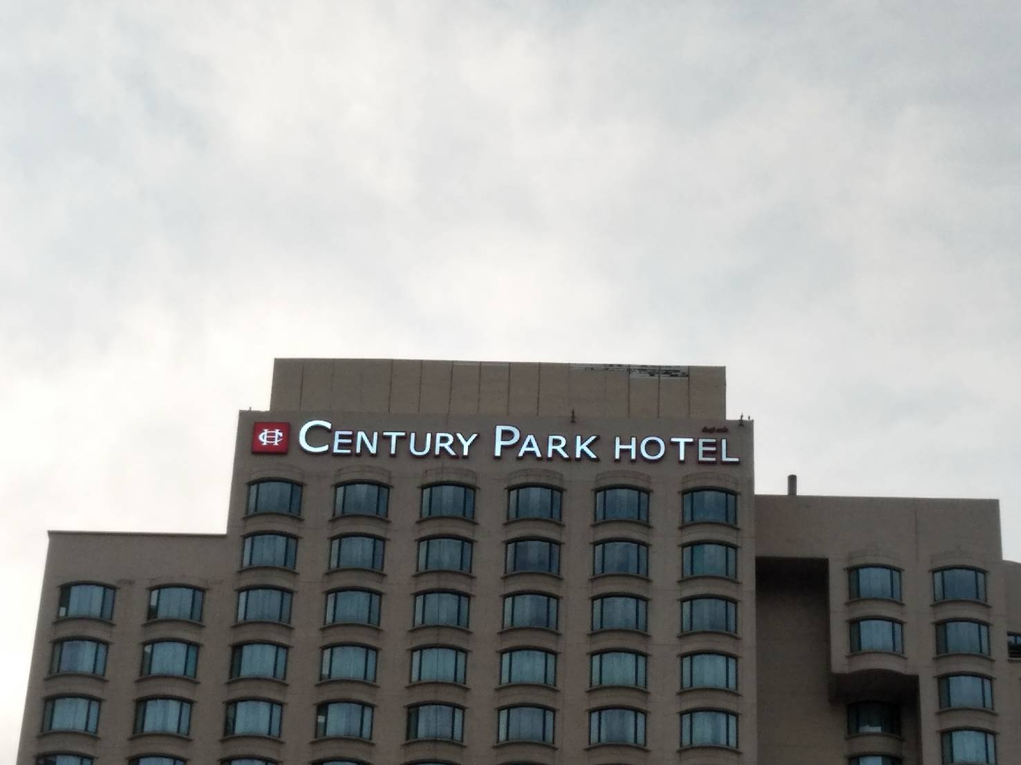 งานป้ายอาคารสูง ป้ายตัวอักษรสแตนเลสไฟออกหน้า ไฟ samsung ติดอะคริลิคกระจายแสง - CENTURY PARK HOTEL