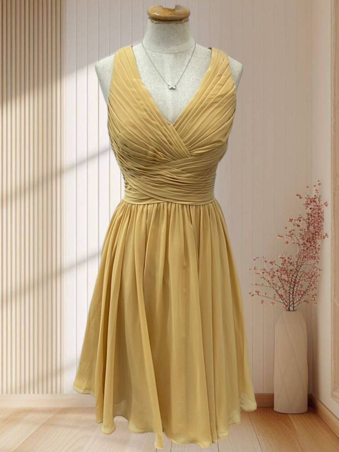 ราตรีสั้นผ้าชีฟอง สีเหลือง แต่งสายไขว้ด้านหลัง ไซส์ L