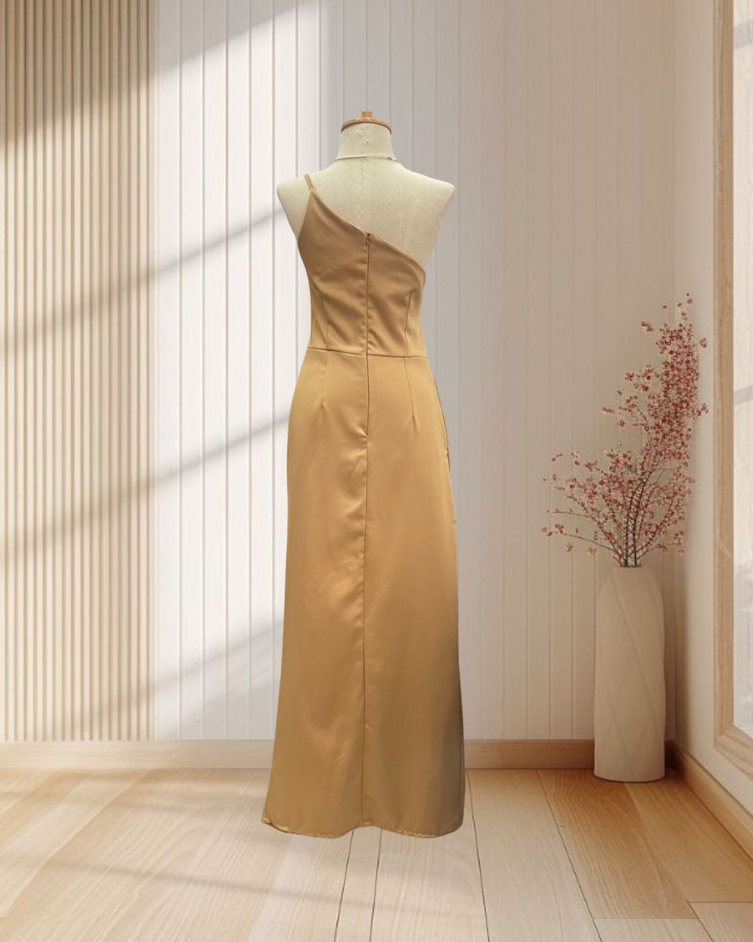 (PRE-LOVED) ราตรียาวสีทอง บ่าเฉียงจีบอกถึงสะโพก ไซส์ M