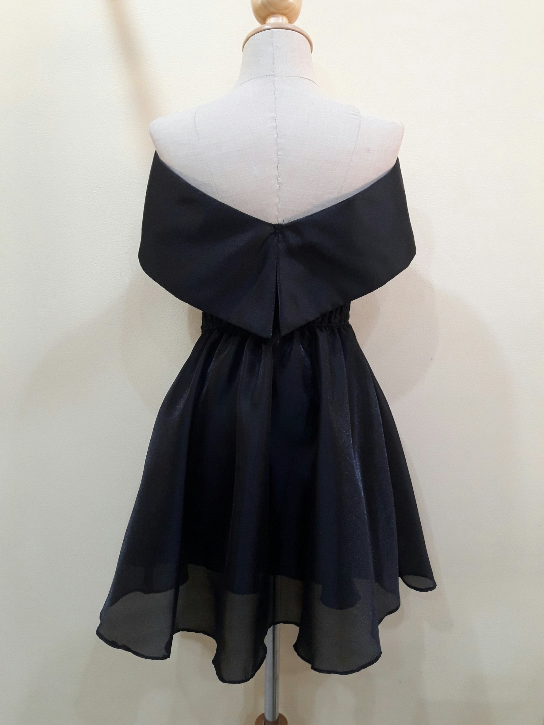 (PRE-LOVED) ชุดราตรีสั้นสีดำปาดไหล่เอวโบว์(ฟรีไซส์) มือ2