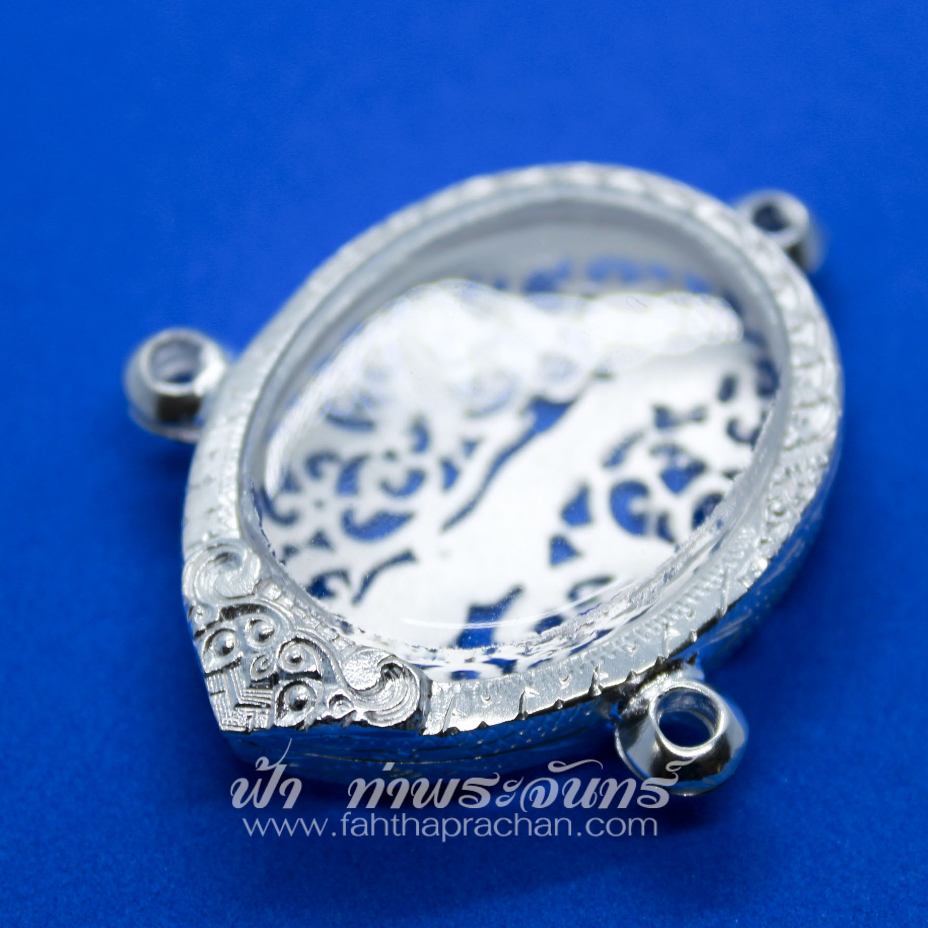 ตลับเหรียญไข่ เงินขัดเงา แกะลายเบา สามห่วง