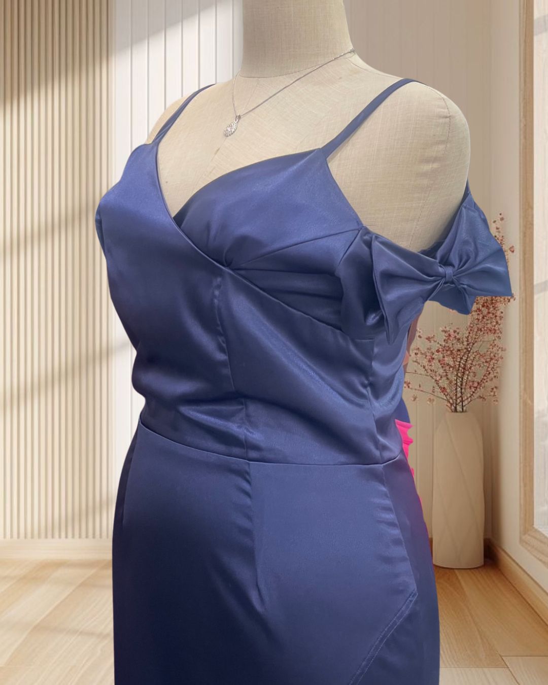 (PRE-LOVED) ราตรียาวสีกรม สายเดี่ยว เกี่ยวแขนแต่งโบว์ ไซส์ 2XL