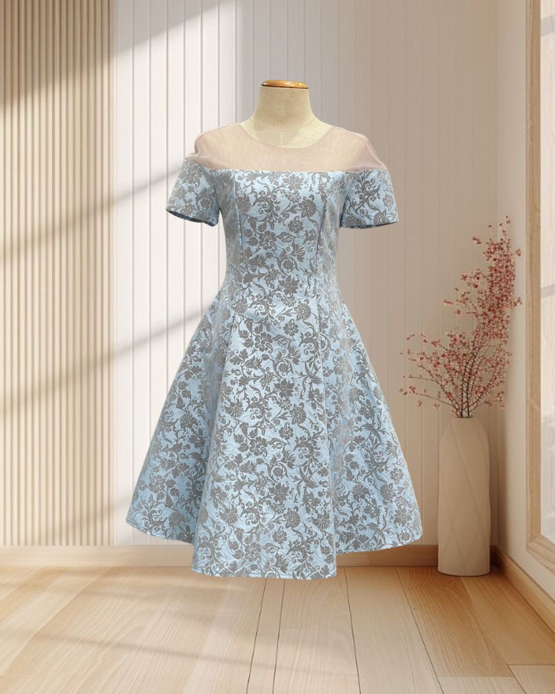 (PRE-LOVED) ราตรีสั้นสีฟ้า พิมพ์ลายฉลุดอกไม้ กระโปรงบาน คอซีทรู ไซส์ S