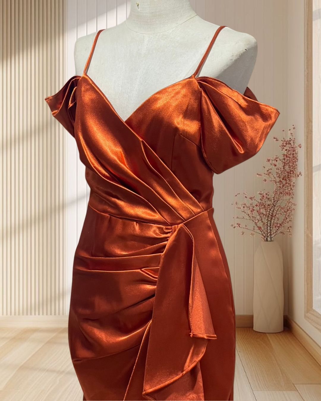 (PRE-LOVED) ชุดราตรีสั้นสายเดี่ยวปาดไหล่สีส้ม S