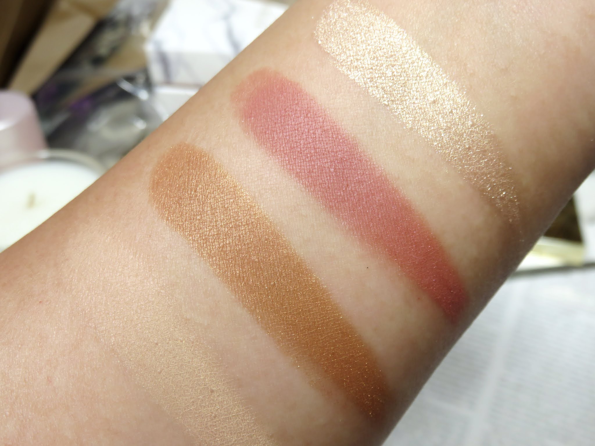 พาเลทแต่งหน้าอาวร์กลาส Hourglass Ambient Lighting Edit Mini - Sculpture Unlocked 1.4g x 4