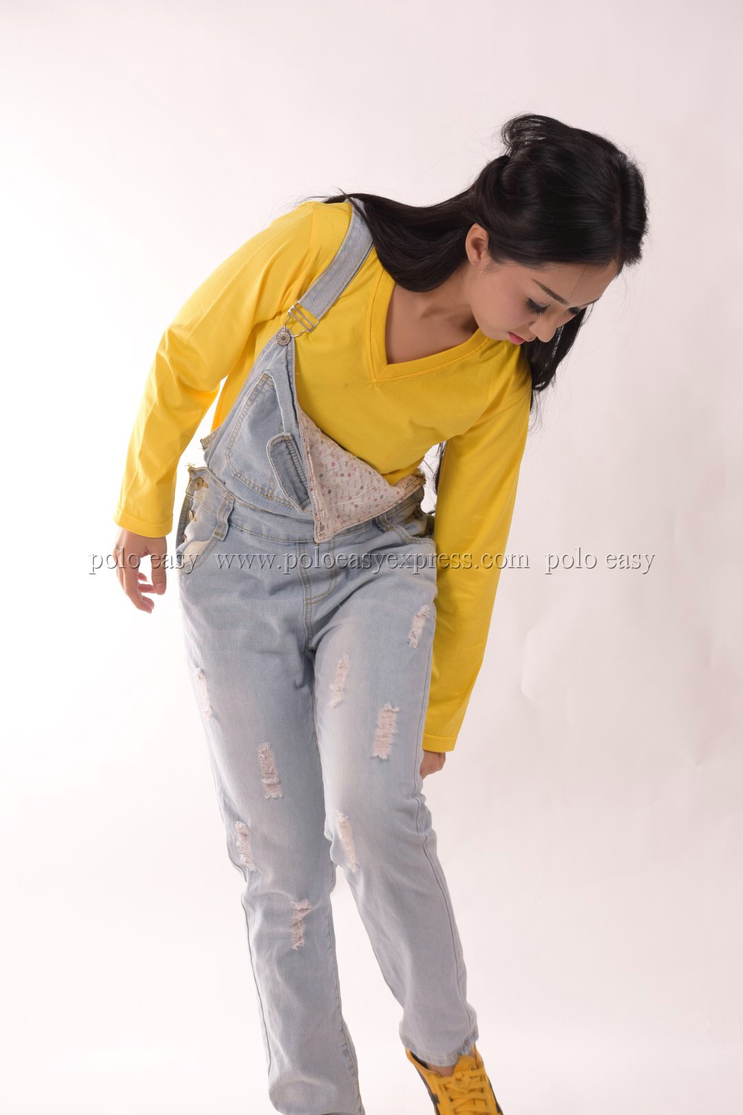 เสื้อยืด สีเหลือง คอวี แขนยาว Size S