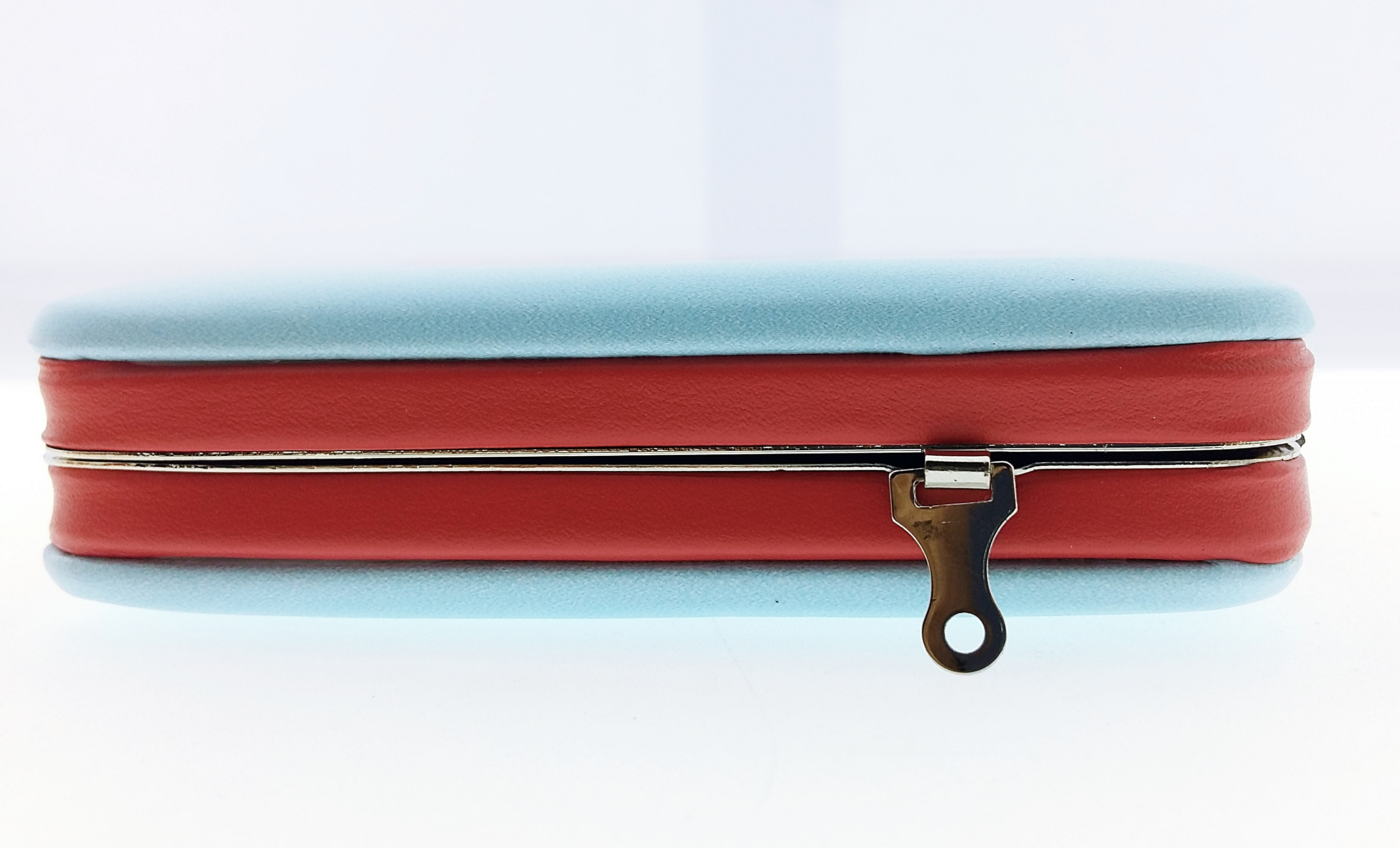 กระเป๋าใส่มือถือ (ขนาด XL 10x19ซม.) ลายเด็กหญิง เสื้อเขียว น่ารักมากๆ