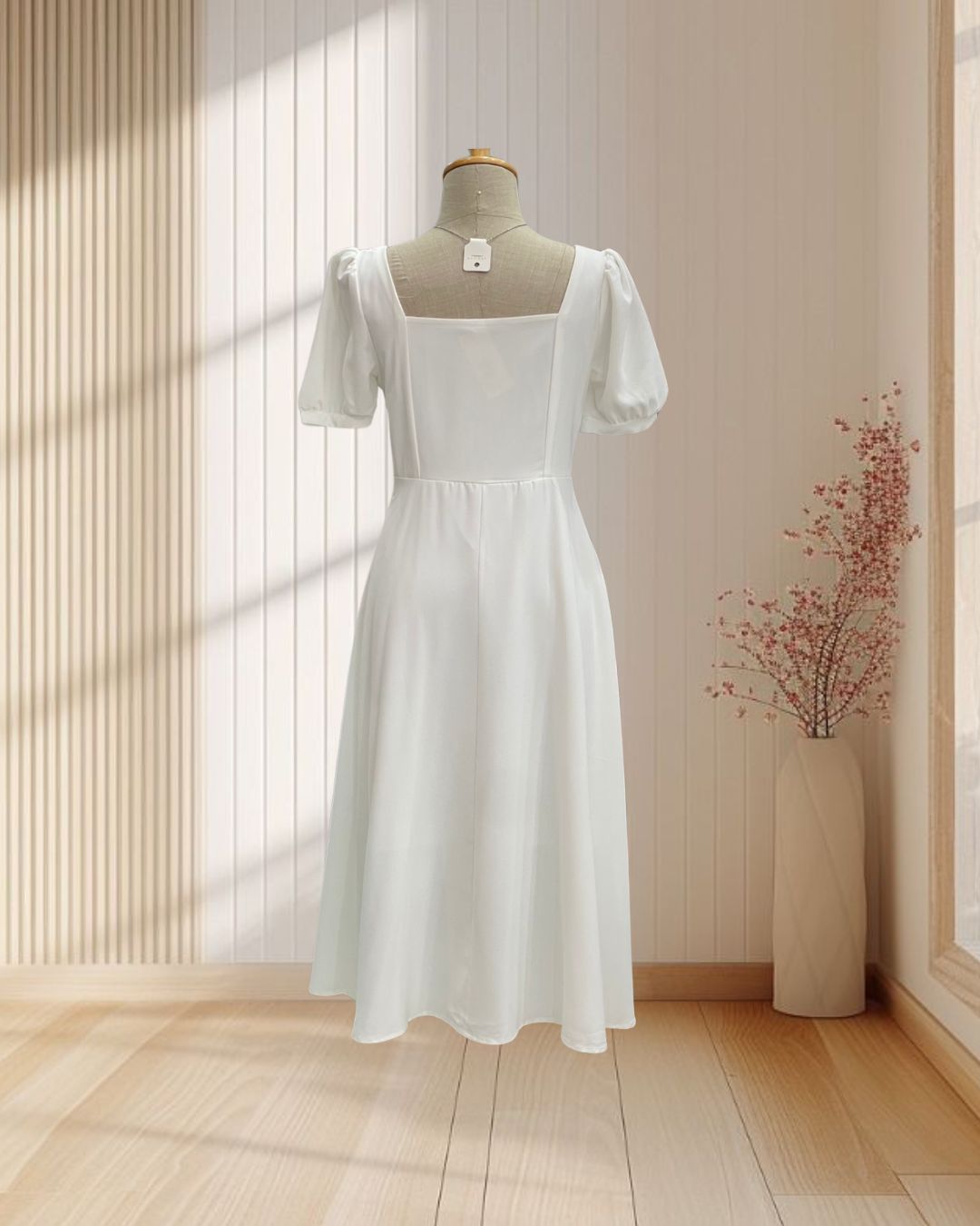 เดรสสั้น สีขาว แขนตุ๊กตา กระโปรงบาน มีกระเป๋าข้าง ไซส์ L