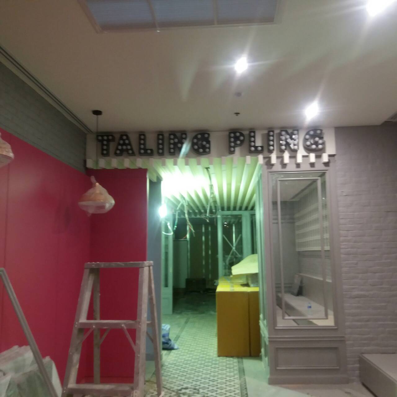 ป้ายอักษรไฟปิงปอง #ร้านตะลิงปลิง #TALINGPLING #ติดตั้งป้ายเซ็นทรัลเวิลด์ #ป้ายปทุมวัน