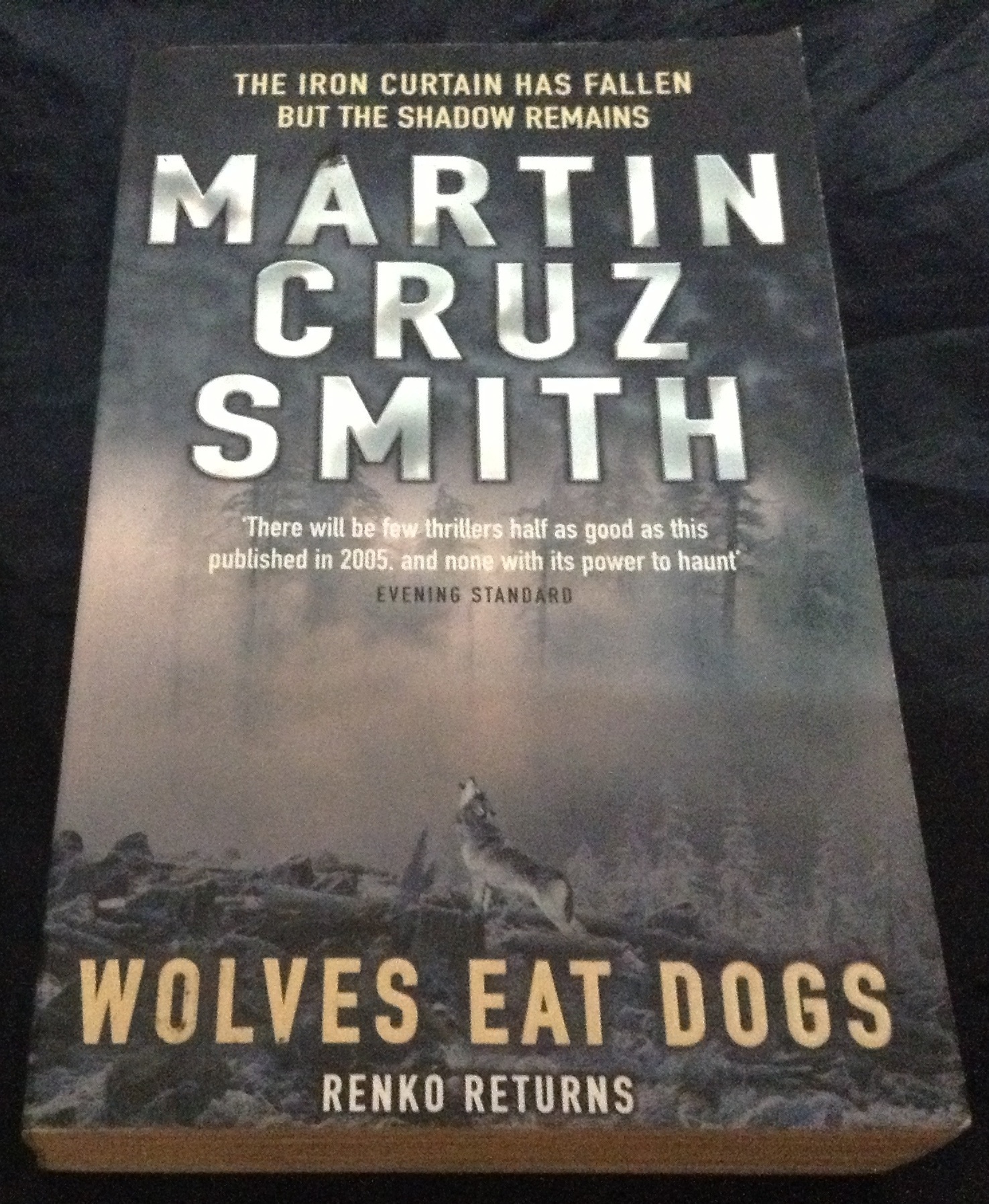 wolves eat dogs martin cruz smith ราคา 150