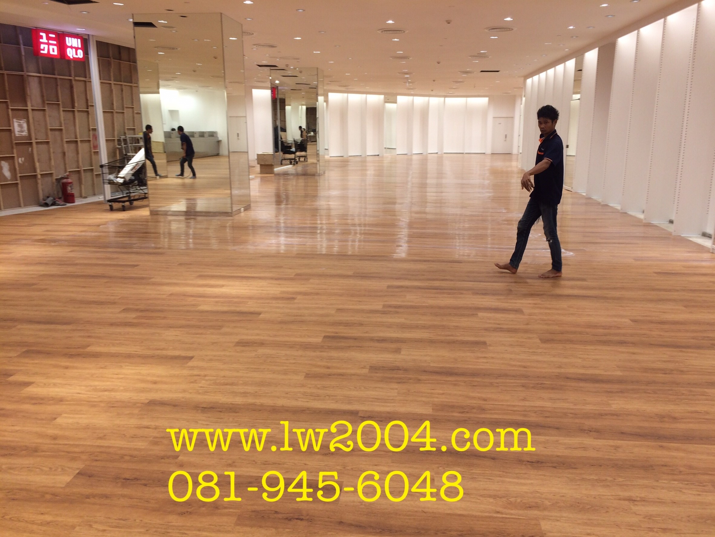 ตัวอย่างการปูพื้นด้วยกระเบื้องยางลายไม้