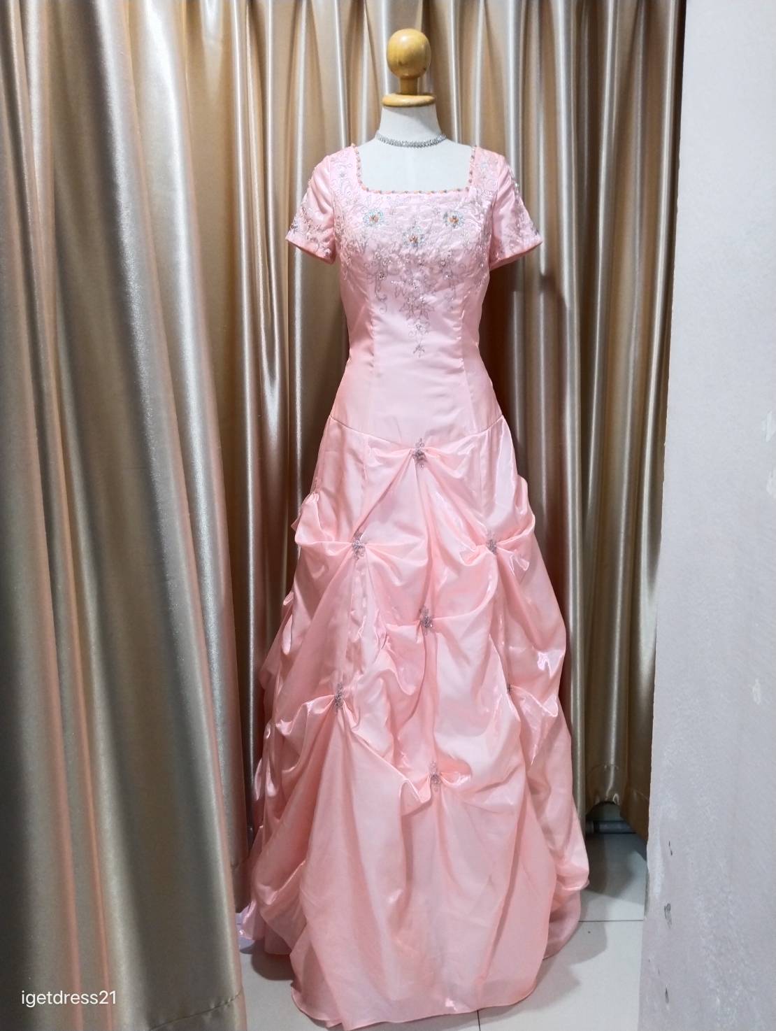 ชุดราตรียาวมีแขนกระโปรงจับจีบเจ้าหญิงสีโอรส M