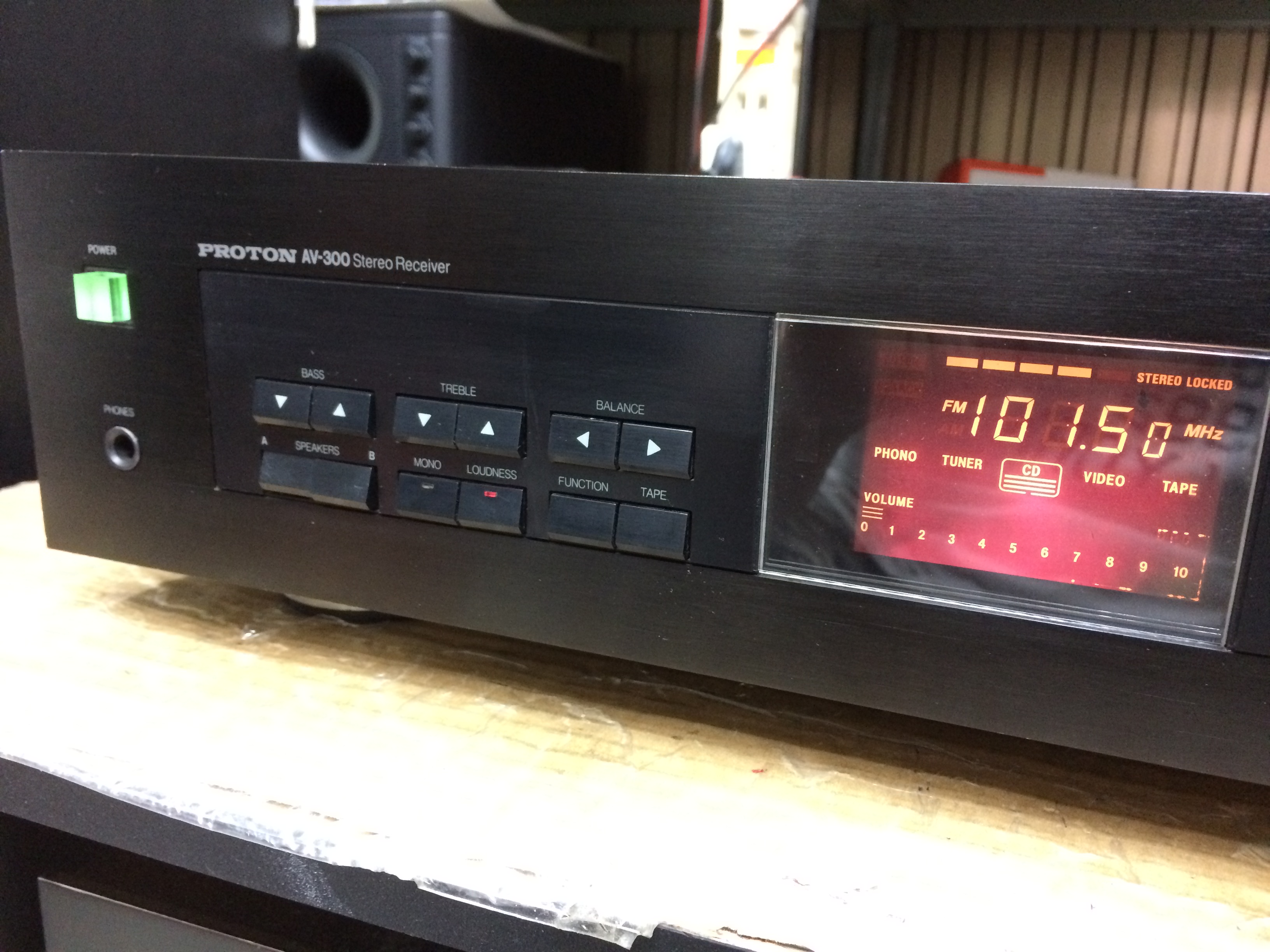 Proton AV-300 Stereo Integrated Amplifier