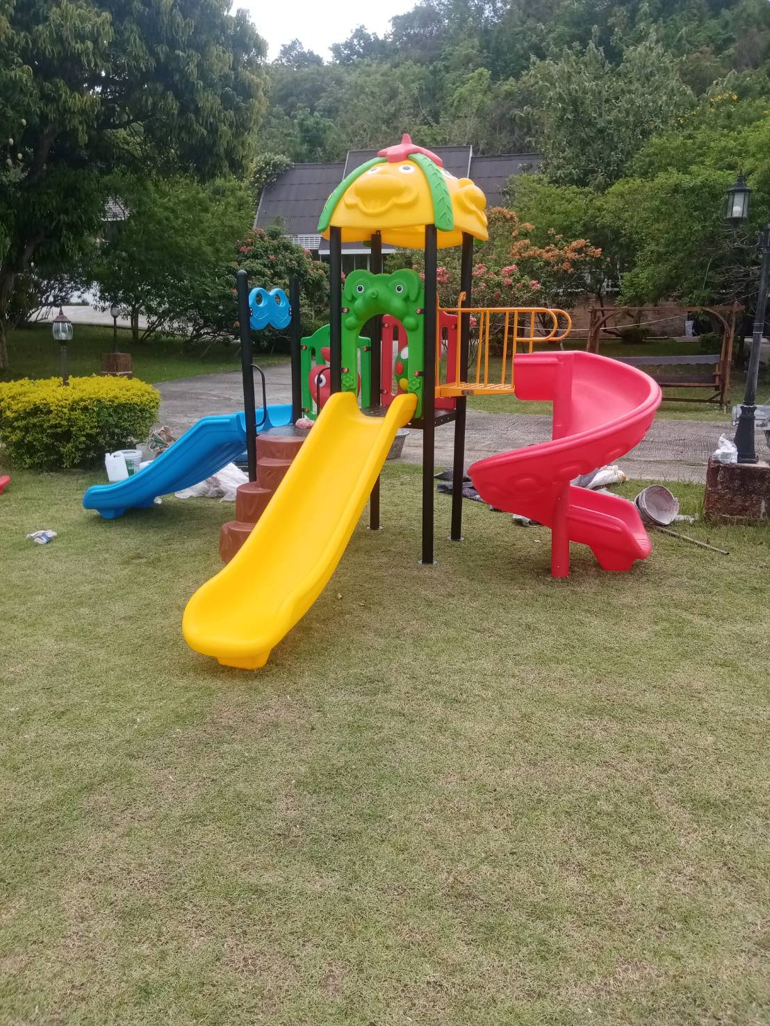 เครื่องเล่นสนาม ชุด ตัวตลกสามสไลด์เครื่องเล่นเสริมพัฒนาการ