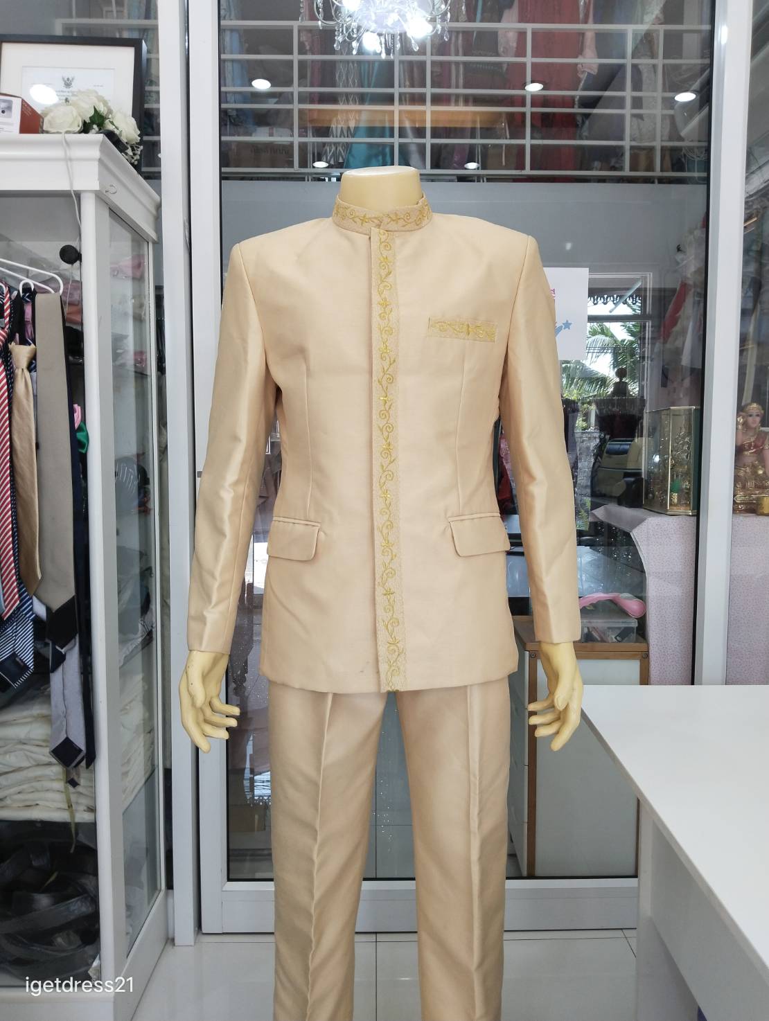 ชุดสูทผ้าไหมสีเหลือง L (AU)