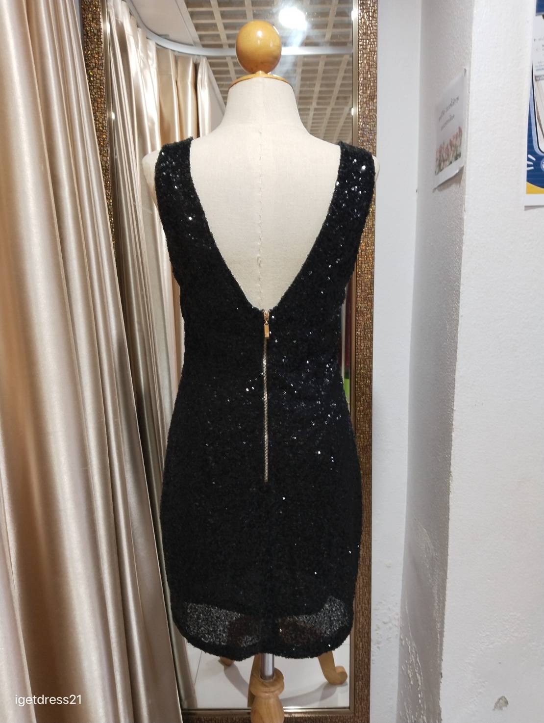 (PRE-LOVED) ราตรีสั้นสีดำแขนกุดแต่งเลื่อม L มือ2