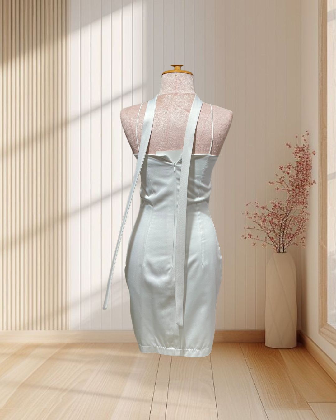 (PRE-LOVED) ราตรีสั้นสีขาว สายเดี่ยว พร้อมผ้าพันคอ ไซส์ S