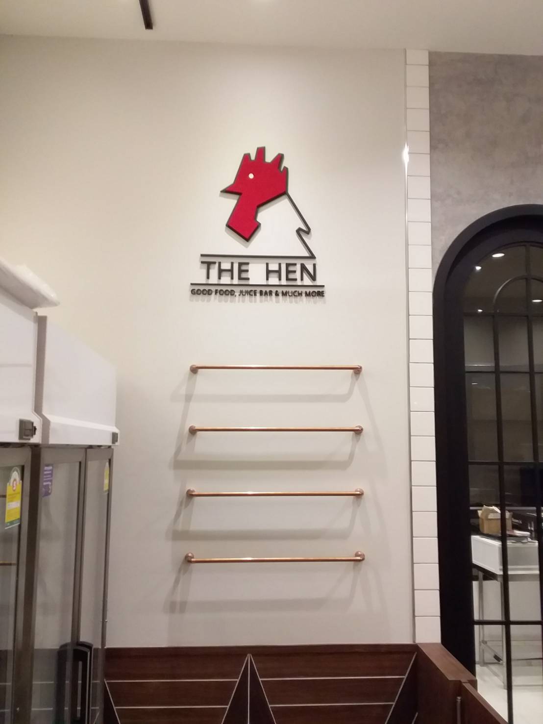 ป้ายพลาสวู๊ดไดคัท ร้าน THE HEN ติดตั้งป้ายโครงการ The Explace กาญจนาภิเษก