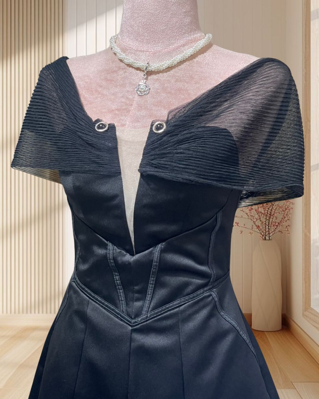 (NEW) ราตรีสั้นสีดำ เกาะอก ผ้าคลุมมุ้ง มีครอเซ็ท ไซส์ XS