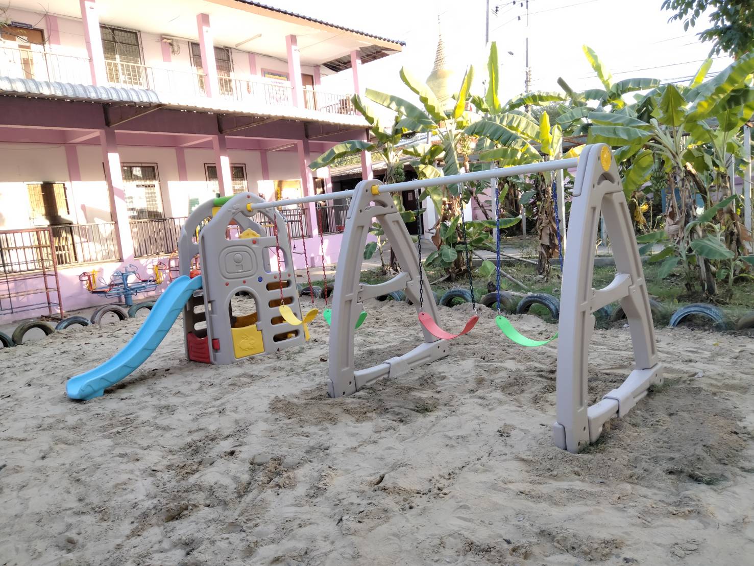 ชิงช้ากระดานลื่นสุดหรรษา 4 ที่นั่ง