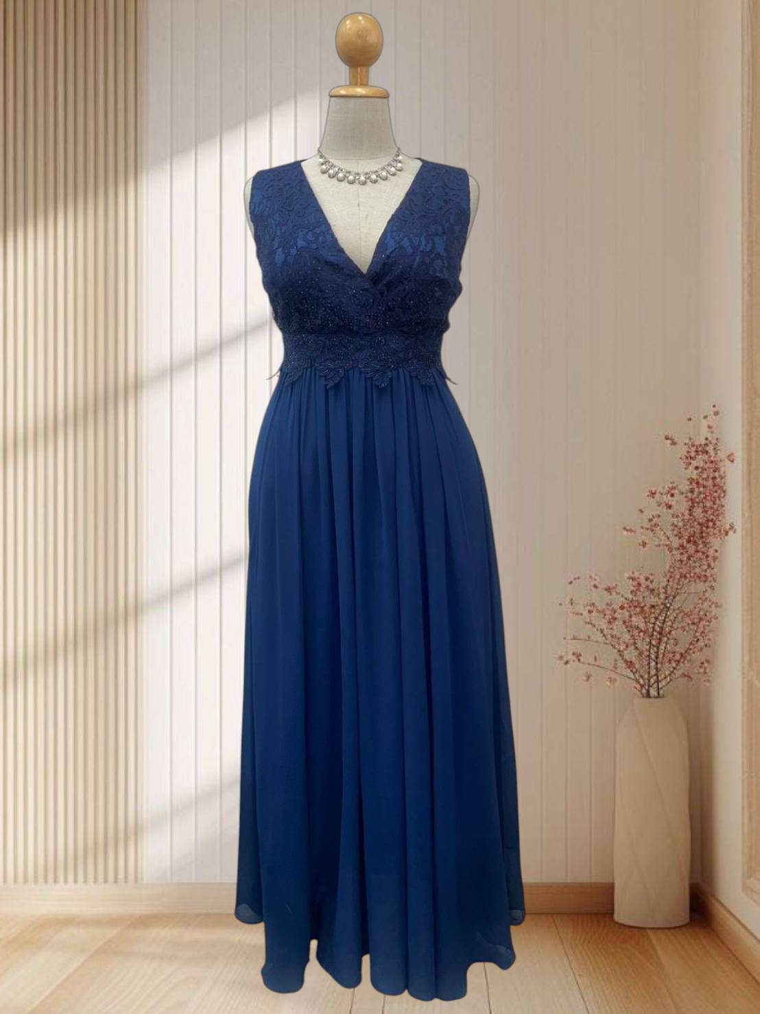 ราตรียาวแขนกุด สีกรม ผ้าลูกไม้ ปักเพชร หรูหรา กระโปรงอัดพลีท ไซส์ 4XL
