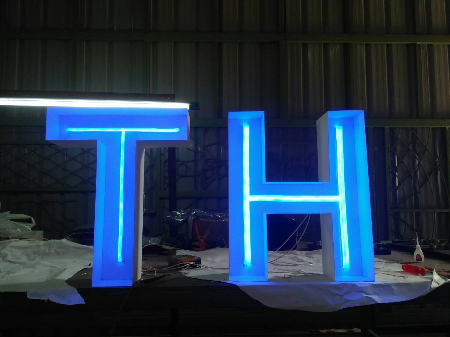กล่องไฟ LED ตัวอักษร #TH