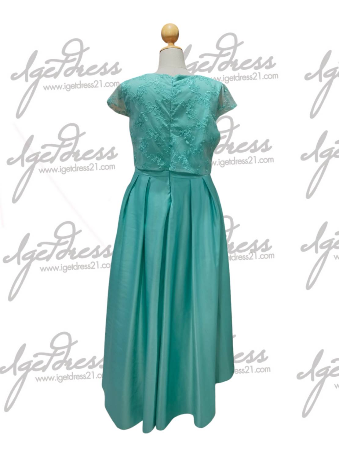 (PRE-LOVED) ชุดราตรีตัวเสื้อปักลูกไม้กระโปรงบาน6XL