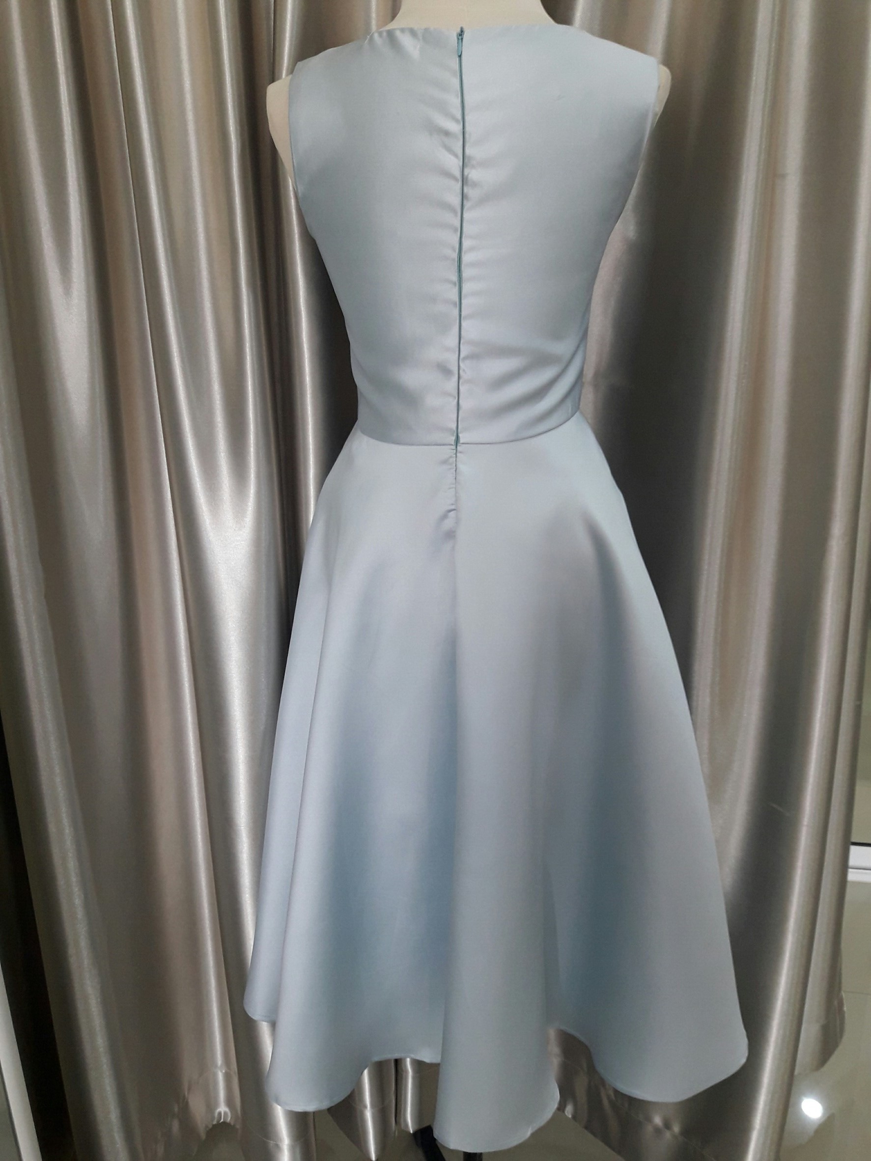 (PRE-LOVED) ราตรีสั้นสีฟ้าเเเขนกุด (S)