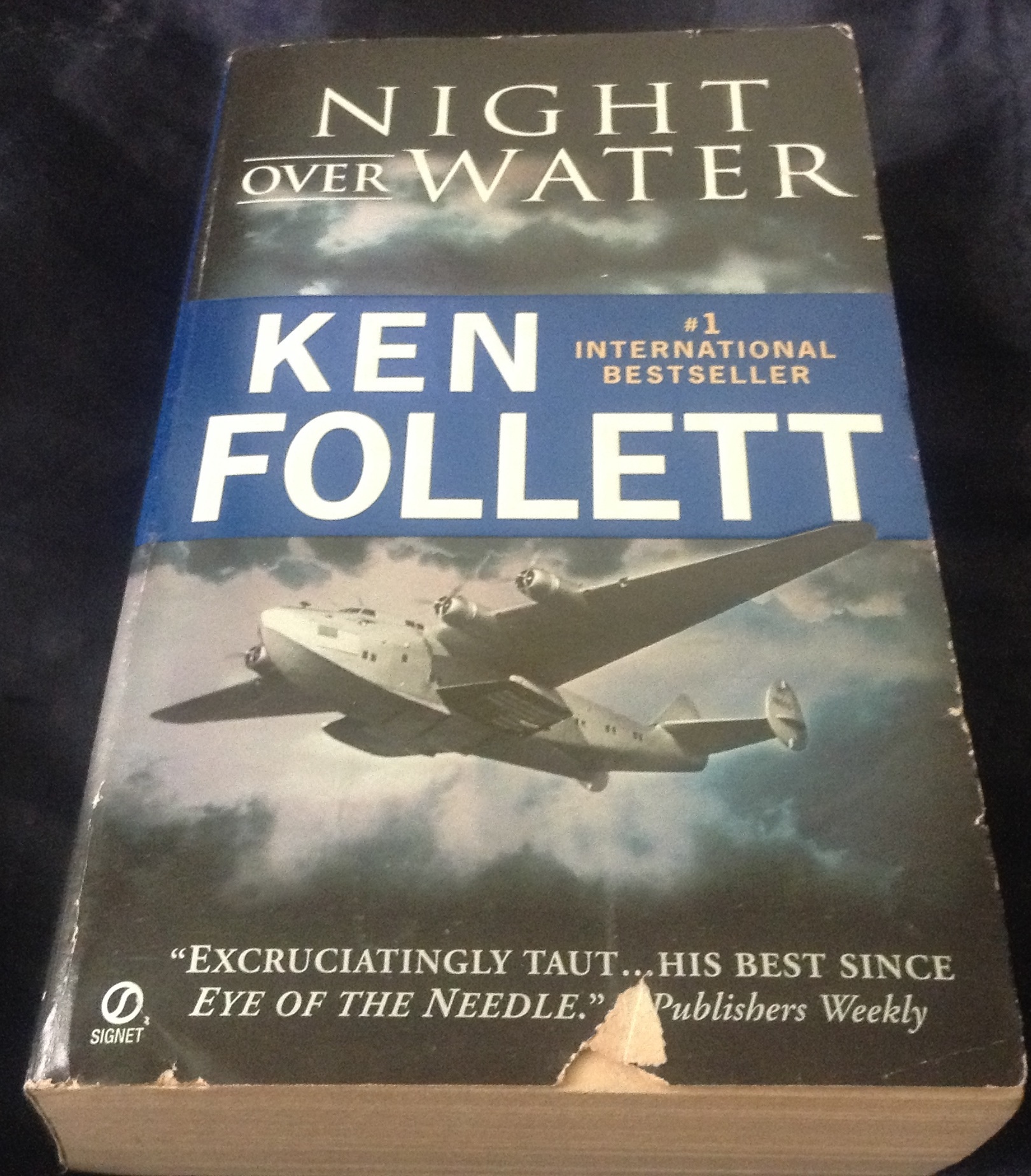 Night Over Water by Ken Follett ราคา 150