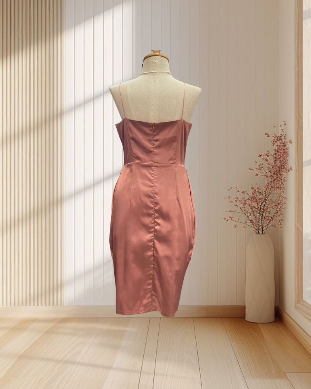 ราตรีสั้นสีแชมเปญ สายเดี่ยวสปาเกตตี้ จีบอกเอว ไซส์ M