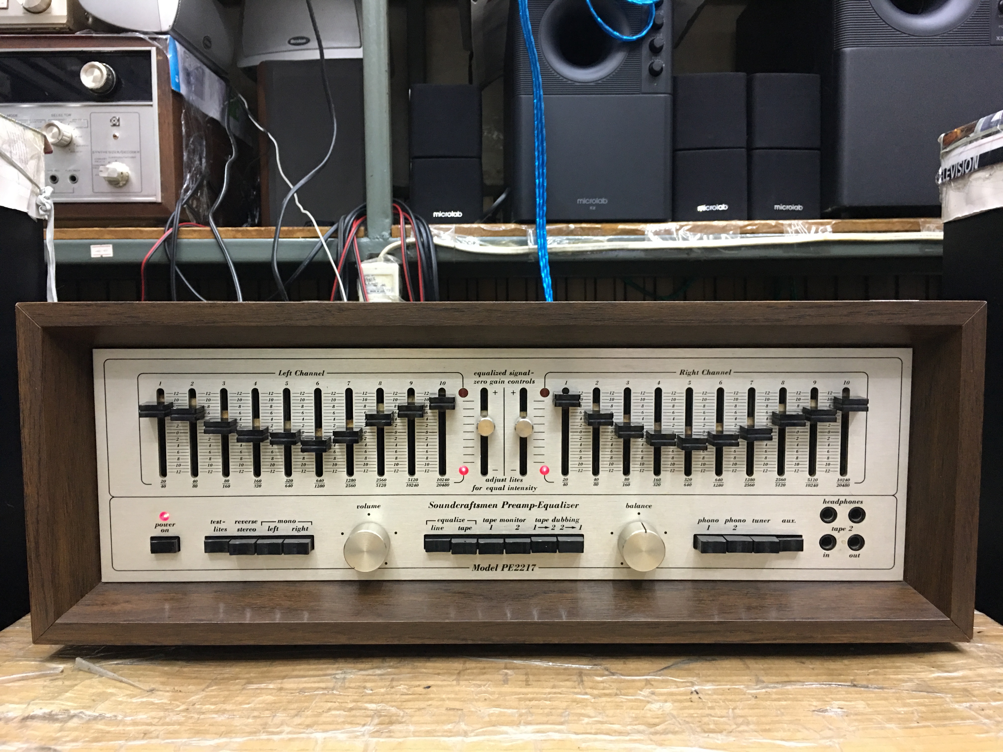 Soundcraftsmen PE2217 Stereo Preamplifier (ไฟ110V)
