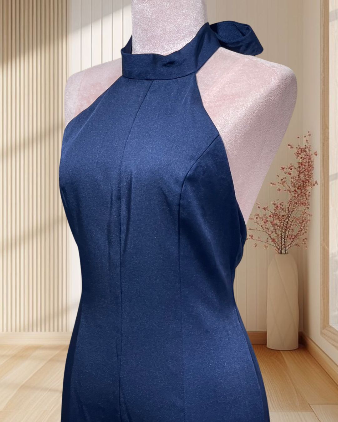 (PRE-LOVED) จั๊มพ์สูทสีน้ำเงิน ผูกโบว์คล้องคอ เรียบหรู ไซส์ S