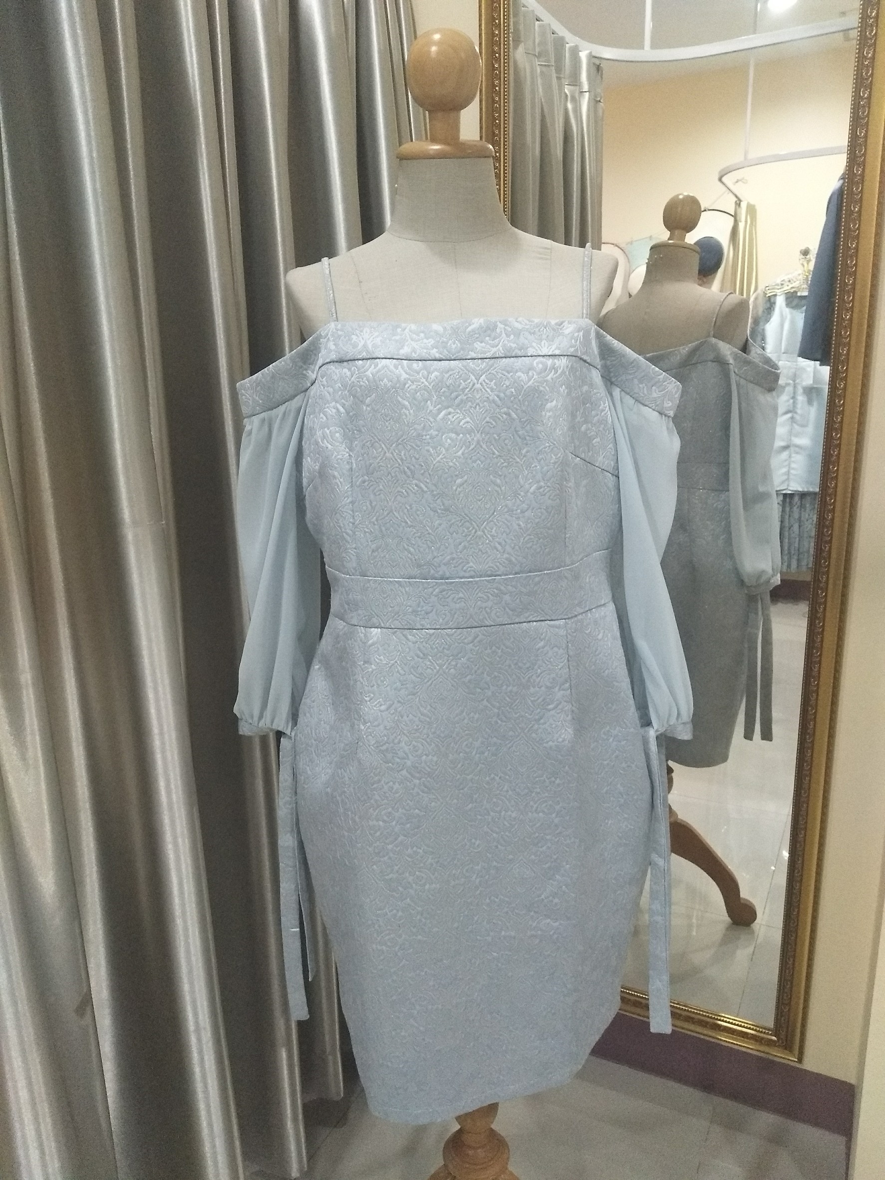 (PRE-LOVED) สั้นสายเดี่ยวแขนชีฟองยาวผ้าลายสอบ (3XL) มือ2