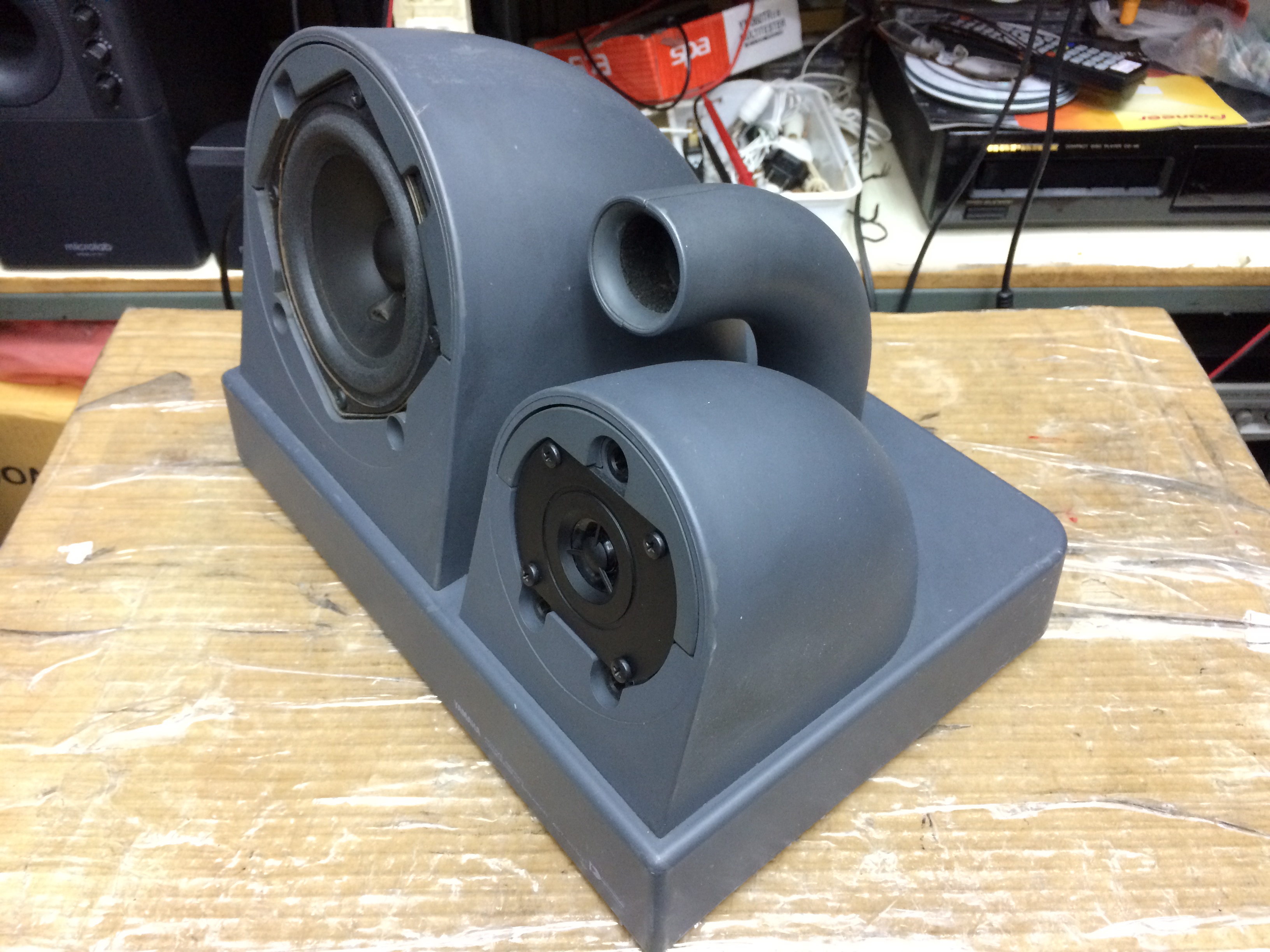 ลำโพง Yamaha AST-SC30