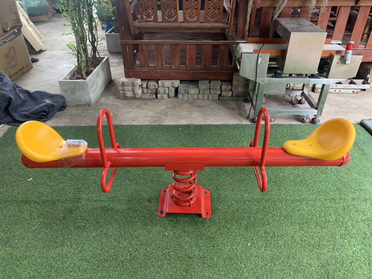 ไม้กระดกสปริง 2 ที่นั่ง (คานแดง) กระดานหก ของเล่นไม้กระดก รหัส DP-OS3230