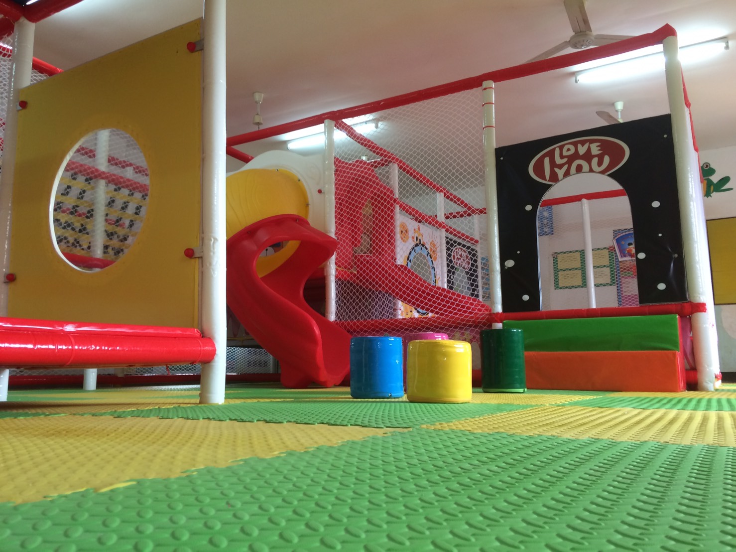 บ่อบอลเสริมทักษะ ห้องบอลอุโมงค์หมี