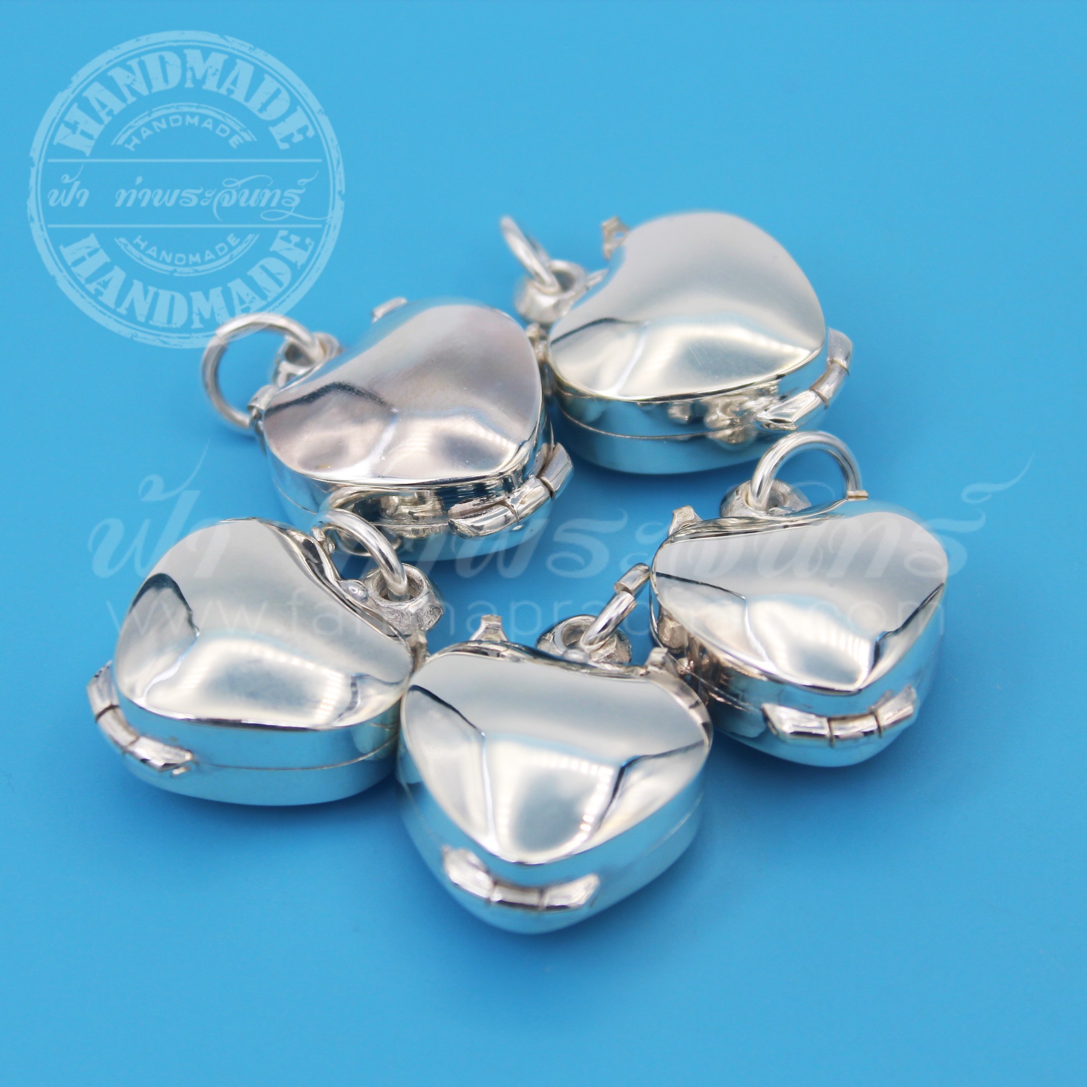 ตลับสีผึ้ง รูปหัวใจ เงินขัดเงา 92.5%