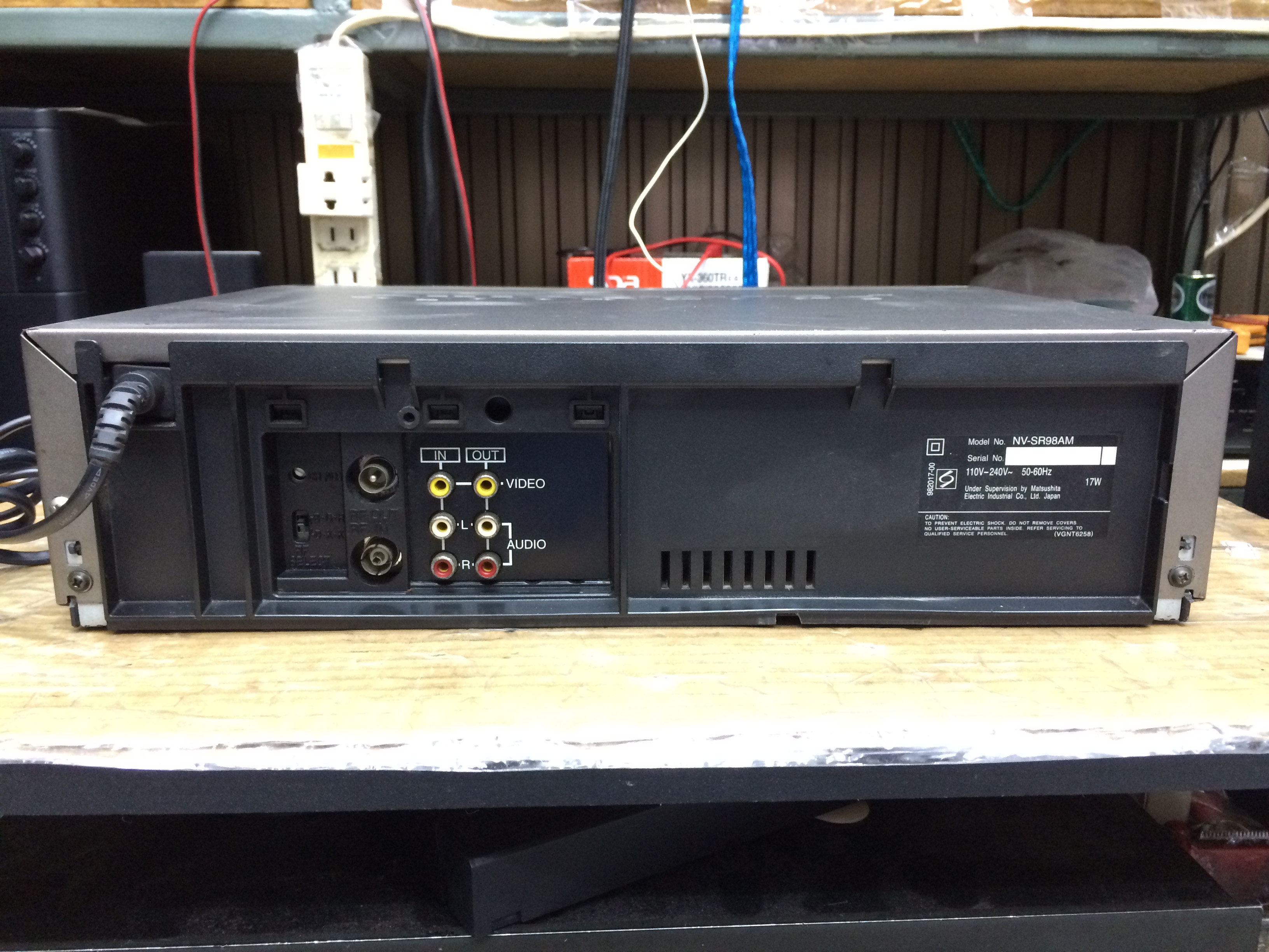 เครื่องเล่นวีดีโอเทป VHS , VDO Panasonic รุ่น NV-SR98