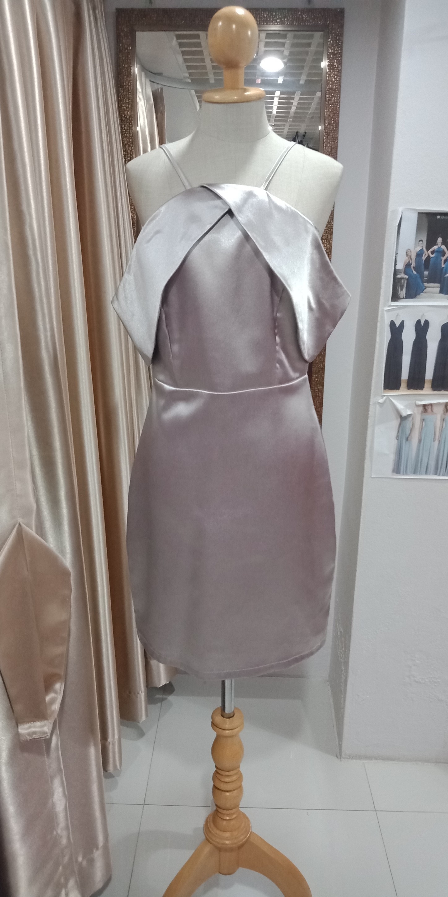 (PRE-LOVED) ชุดสั้นสีเทาปิดแขน ไซส์M