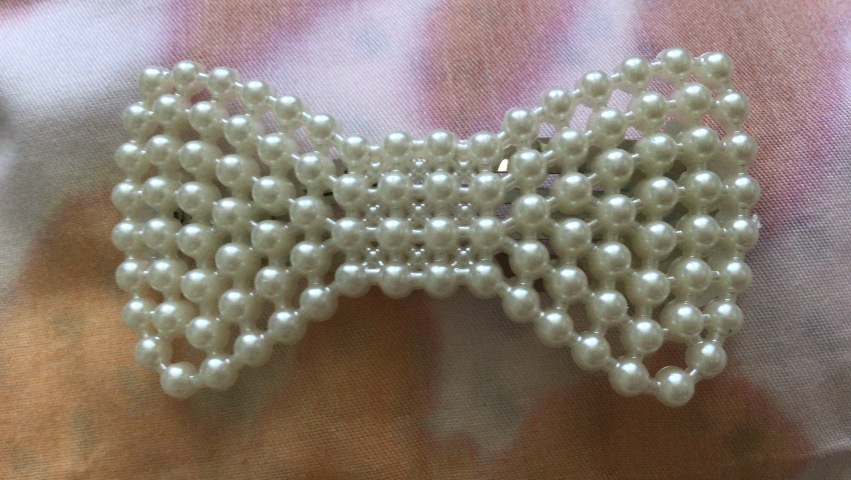 (ของแถม) กิ๊บติดผมมุกขาว 3ชิ้น สุ่มลาย