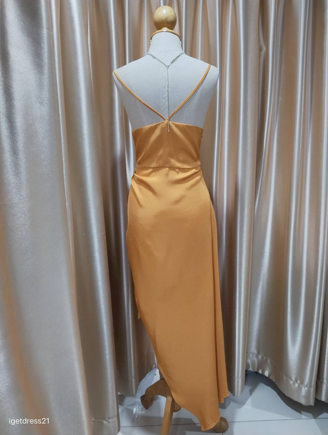 ชุดเดรสยาวสายเดี่ยวรูดข้างสีเหลือง S