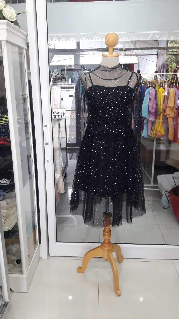 สั้นดำผ้ามุ้งลายจุดเงิน (M)