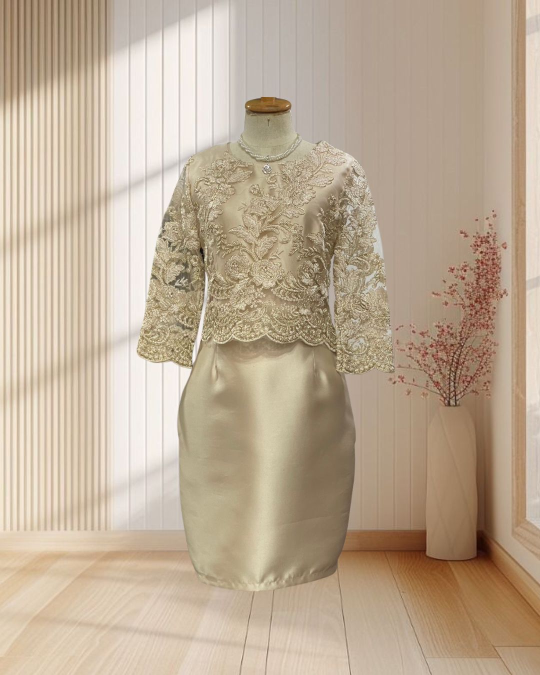 (PRE-LOVED) ชุดเดรสแม่เจ้าสาวสีทอง ปักผ้าลูกไม้ ไซส์ M