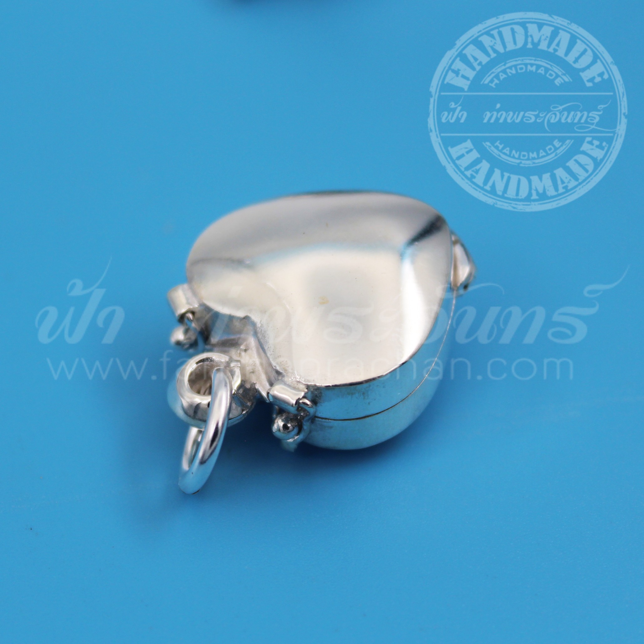 ตลับสีผึ้ง รูปหัวใจ เงินขัดเงา 92.5%