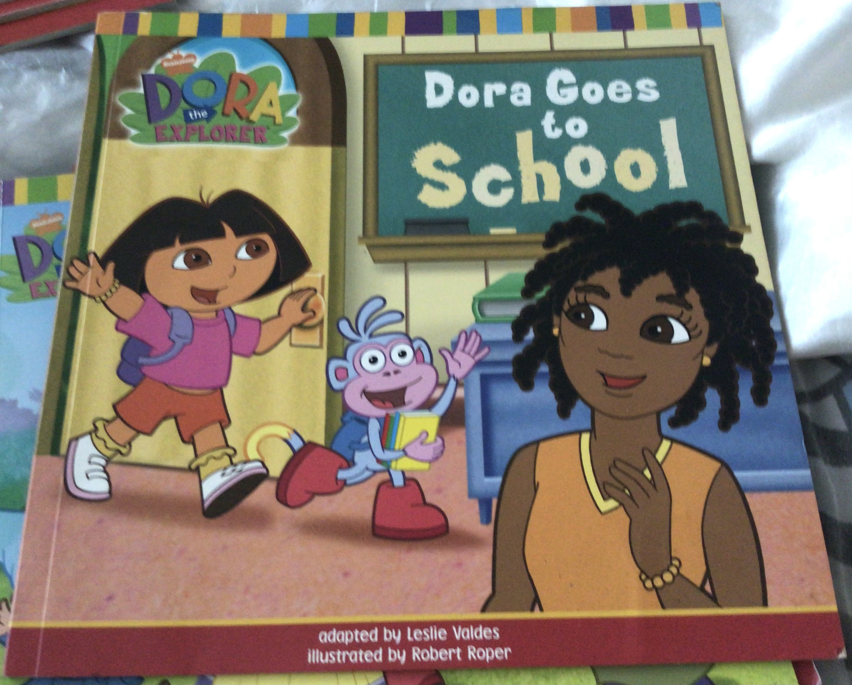 (4แถม4) Dora the explorer Dora goes to school ราคา 95