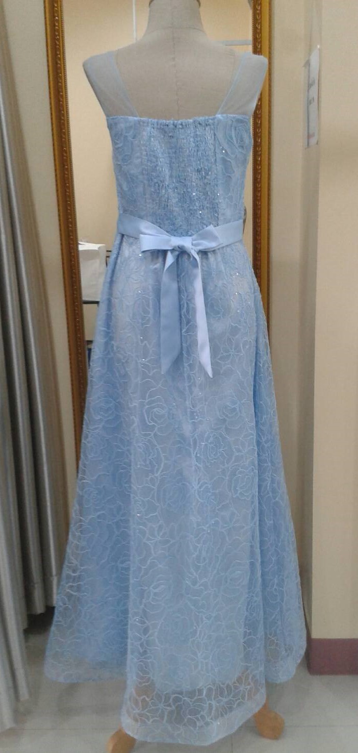 (PRE-LOVED) ราตรียาวสีฟ้าลายดอกกุหลาบอกซีทรู(ฟรีไซส์)