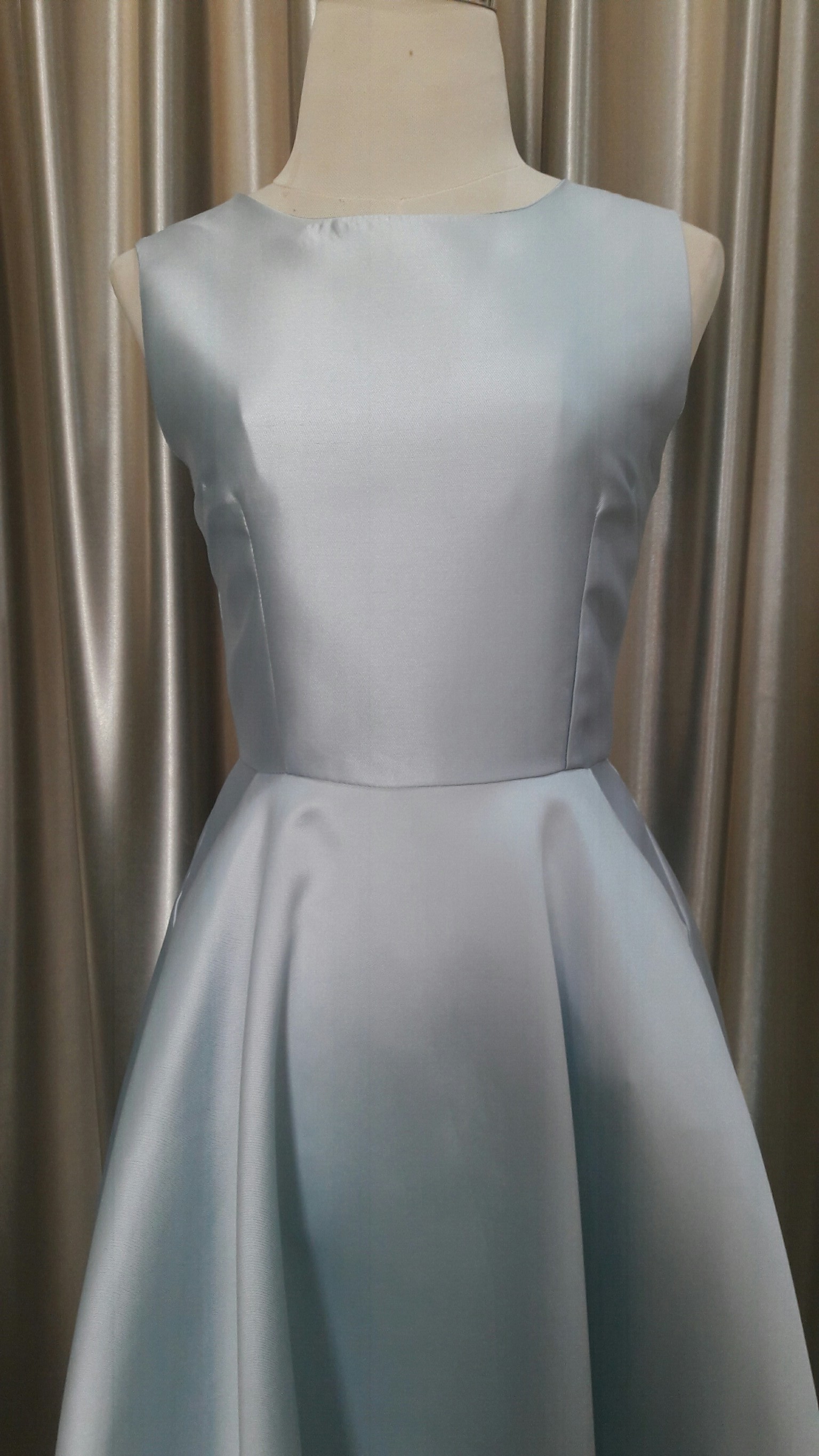 (PRE-LOVED) ราตรีสั้นสีฟ้าเเเขนกุด (S)