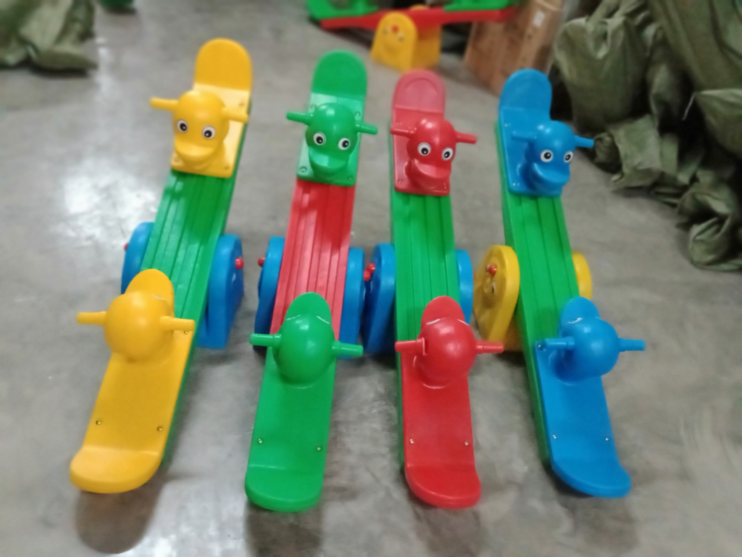 เครื่องเล่นไม้กระดกสำหรับเด็ก ไม้กระดกเป็ดคู่