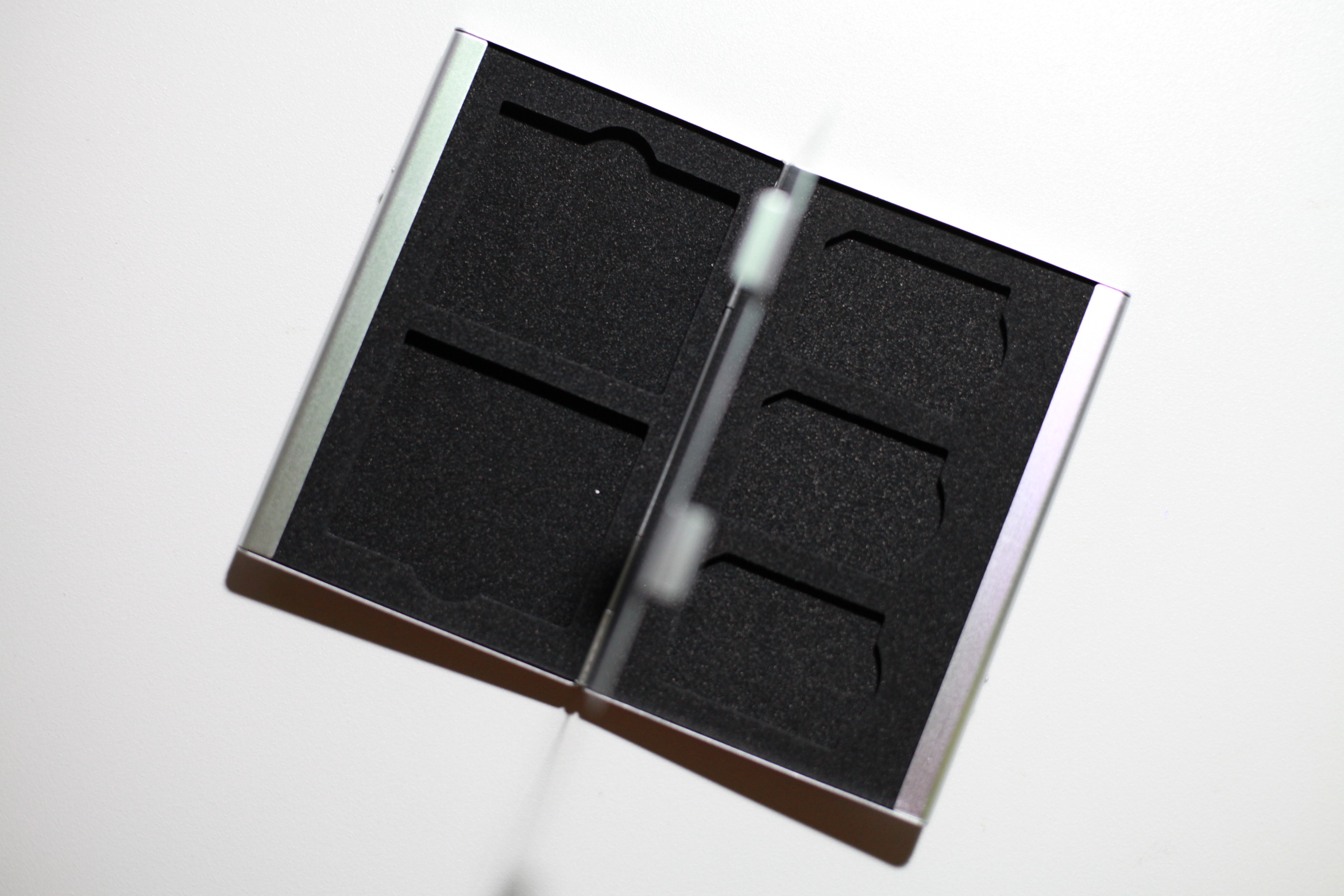 ตลับอลูมิเนียมใส่เมมโมรี่การ์ด CF SD