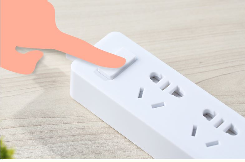 รางปลั๊กไฟ +4USB Port REMAX RU-S2 แท้ (สีฟ้า-ขาว)